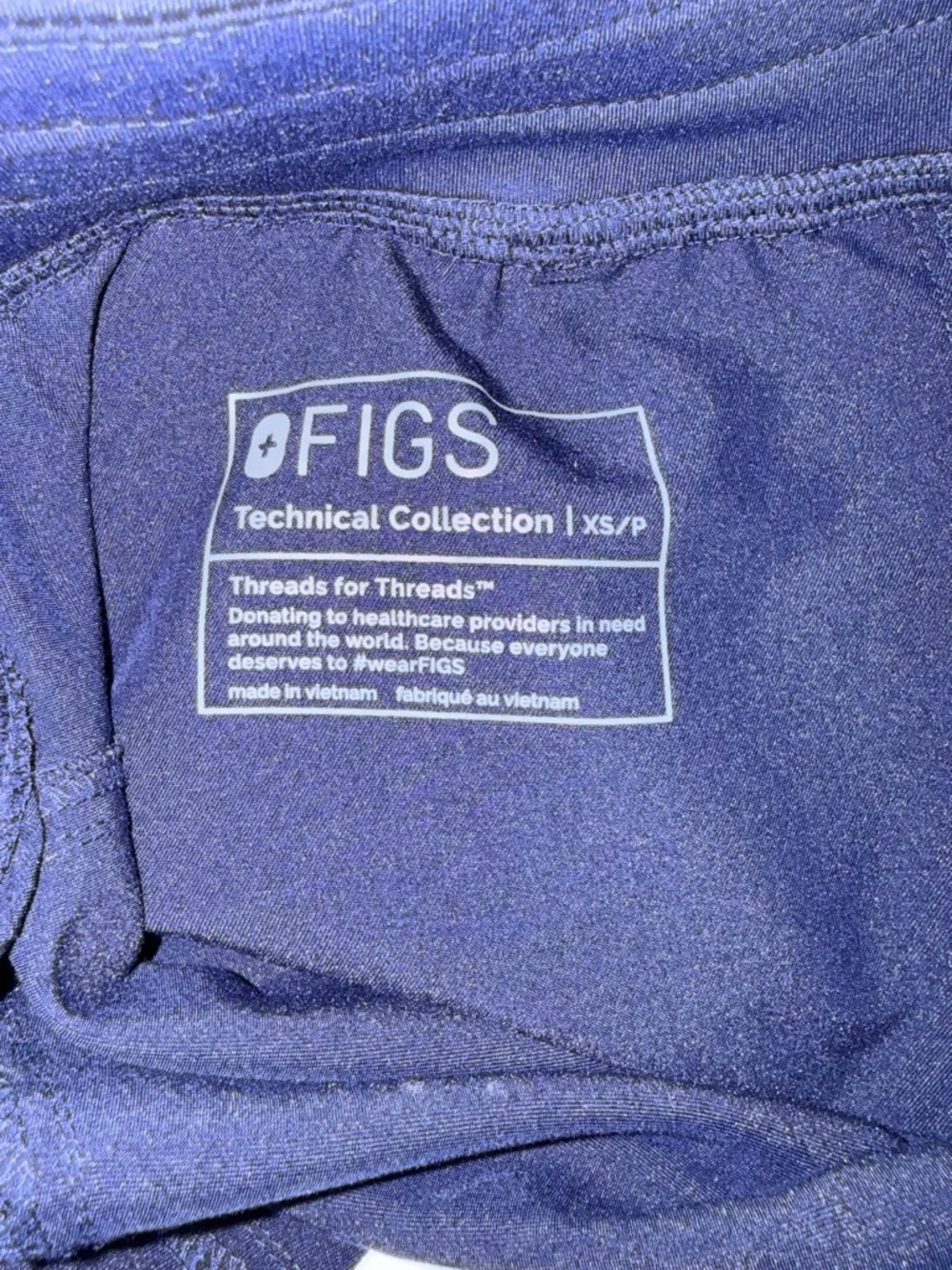 Figs Women’s Navy Cargo Scrub Pants - Picture 4 of 5